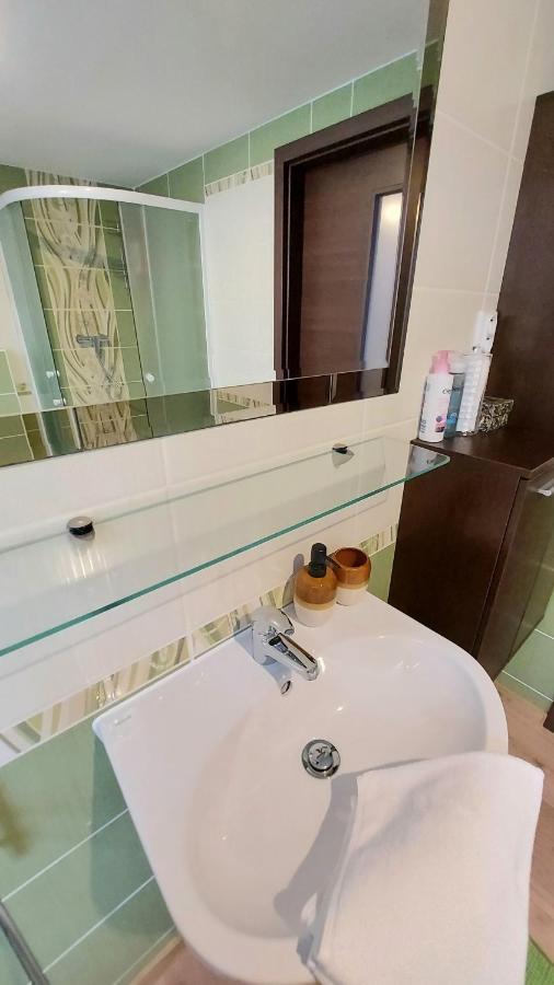 Apartman Tajov Pre 5-6 Osob, Privatne Parkovanie A Terasa Exterior foto